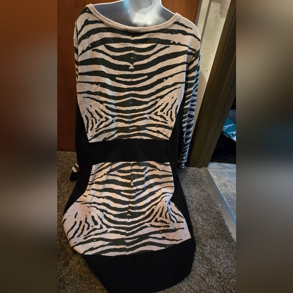 Carmakoma Black & Tan Zebra Print Sweatshirt Dress SzXL - Picture 8 of 9